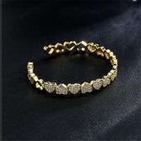 Fashion Copper-plated Gold Heart-shape Bracelet Micro-inlaid Zircon Jewelry main image 1