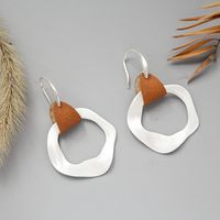 Retro Simple Heart-shaped Contrast Color Earrings sku image 1