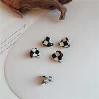 Korean Small Catch Clip Black And White Plaid Acrylic Hairpin main image 3