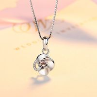 Four-leaf Clover Rotating Pendant Fashion Simple Crystal Clavicle Chain Jewelry Wholesale main image 1