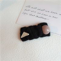 Autumn And Winter New Woolen Pearl Geometric Square Hairpin Wholesale sku image 3
