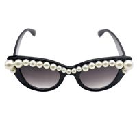 Fashion Cat-eye Frame Pearl Gradient Color Anti-ultraviolet Large Frame Sunglasses main image 1