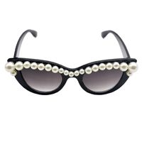 Fashion Cat-eye Frame Pearl Gradient Color Anti-ultraviolet Large Frame Sunglasses main image 2