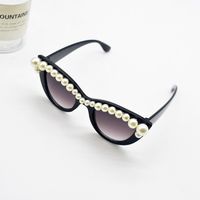 Fashion Cat-eye Frame Pearl Gradient Color Anti-ultraviolet Large Frame Sunglasses main image 4
