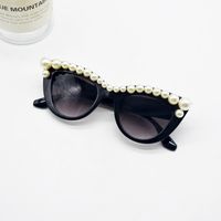 Fashion Cat-eye Frame Pearl Gradient Color Anti-ultraviolet Large Frame Sunglasses main image 5