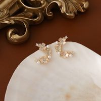 Fashion Micro-inlaid Zircon Delicate Butterfly Shell Flower Simple Earring main image 3