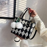 Fashion Winter One-shoulder Handbag Retro Messenger Bucket Bag main image 2