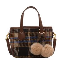 Simple Woolen Fashionable Large-capacity One-shoulder Messenger Bag main image 6