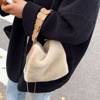 2021 New Plush Underarm Bag Chain Portable One-shoulder Bag Autumn And Winter Bag main image 3