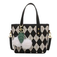 Fashion Winter One-shoulder Handbag Retro Messenger Bucket Bag sku image 1