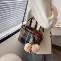 Simple Woolen Fashionable Large-capacity One-shoulder Messenger Bag sku image 3