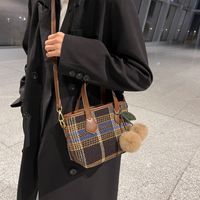 Simple Woolen Fashionable Large-capacity One-shoulder Messenger Bag sku image 4
