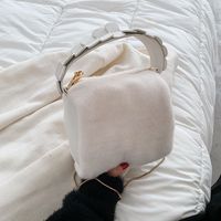2021 New Plush Underarm Bag Chain Portable One-shoulder Bag Autumn And Winter Bag sku image 2