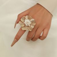 European And American Fashion Exaggerated Metal Alloy Pearl Flower Open Ring Wholesale main image 1