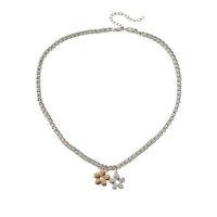 Light Luxury Niche Gold And Silver Contrast Sweet Four-petal Flower Pendant Necklace main image 6