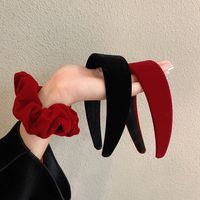 Fashion Solid Color Simple Wide-brimmed Headband Cute Velvet Hair Ring main image 1