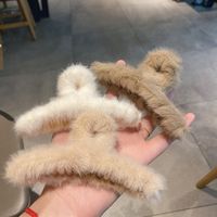 New Autumn And Winter Fur Hair Clip Korean Plush Catching Clip Shark Clip main image 5