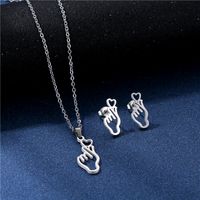Simple Fashion Hollow Gesture Heart-shaped Stainless Steel Clavicle Chain Earrings Set main image 3