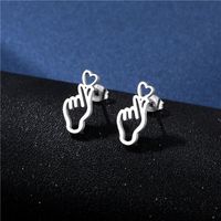 Simple Fashion Hollow Gesture Heart-shaped Stainless Steel Clavicle Chain Earrings Set main image 5
