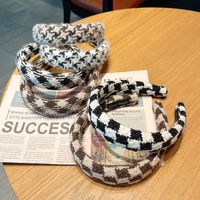 New Checkerboard Plush Plaid Retro Wide-brimmed Headband Fashionable Headband main image 1