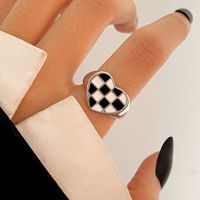 New Black And White Heart Ring Creative Geometric Oil Drop Index Finger Ring main image 2