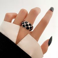 New Black And White Heart Ring Creative Geometric Oil Drop Index Finger Ring main image 3