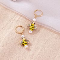 Cartoon Cute Bee Pearl Earrings Personality Creative Insect Stud Earrings Ear Jewelry main image 4