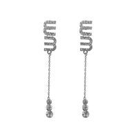 Nouvelles Boucles D&#39;oreilles Gland Créatives Lettre Pleine De Diamants Boucles D&#39;oreilles Design De Niche Coréenne Femmes main image 4