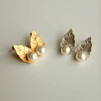 Bohemian Beautiful Pearl Leaf Stud Earrings Exquisite European And American Earrings main image 3
