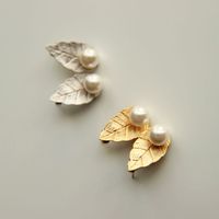 Bohemian Beautiful Pearl Leaf Stud Earrings Exquisite European And American Earrings main image 5