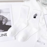 Chaussettes En Coton Confortables Et Respirantes À La Mode Avec Broderie De Dessin Animé En Noir Et Blanc sku image 3