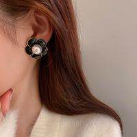 Korean New Pearl Niche Light Luxury Fashion Simple Camellia Earrings main image 5