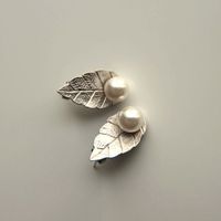 Bohemian Beautiful Pearl Leaf Stud Earrings Exquisite European And American Earrings sku image 1