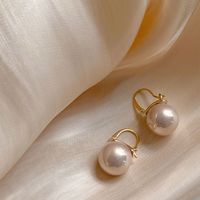 Retro Big Pearl Earrings Female Korean Fashion Earrings 2021 New Trendy Ear Jewelry main image 4