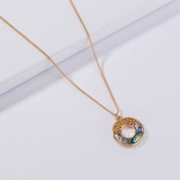 Fashion Trend Irregular Round Hollow Natural Color Abalone Necklace Female main image 3