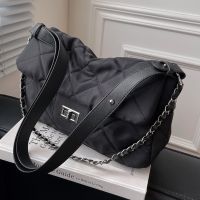 New Fashion Nylon Rhombic Chain Texture Padded Coat Messenger Bag main image 1