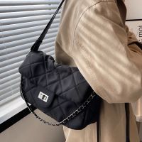 New Fashion Nylon Rhombic Chain Texture Padded Coat Messenger Bag main image 3
