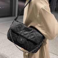 New Fashion Nylon Rhombic Chain Texture Padded Coat Messenger Bag main image 5