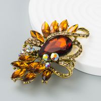 Retro Personality Creative Crystal Glass Diamond Brooch Fashion Corsage Wholesale sku image 1