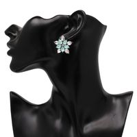 Retro Five-pointed Star Diamond-studded Flower Earrings main image 5
