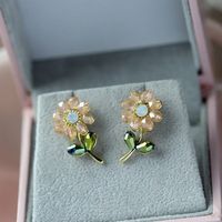 Korea Fresh Crystal Flower Stud Earrings Creative Wild Petals Earrings main image 6