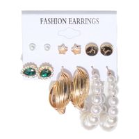 Boucles D&#39;oreilles Européennes Et Américaines Pour Femmes Nouvelles Boucles D&#39;oreilles En Perles Dorées Rétro Ensemble De 6 Pièces main image 1