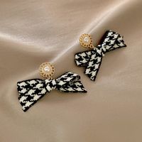 Fashion Retro Plaid Earrings Trend Exaggerated Pearl Earrings sku image 1