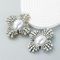 Fashion Party Corsage Trend Alloy Diamond Pearl Geometric Brooch Female Brooch main image 1