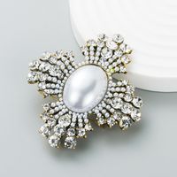 Fashion Party Corsage Trend Alloy Diamond Pearl Geometric Brooch Female Brooch main image 5