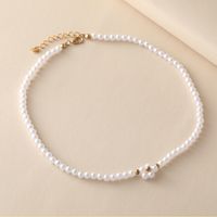 Retro Pearl Simple Pearl Flower Necklace Chocker Clavicle Chain Wholesale main image 3