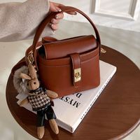 New Fashion Niche Messenger Bag Retro Western Portable Bucket Bag main image 3