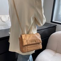 Fashion Chain Solid Color Single Shoulder Commuter To Work Messenger Bag sku image 1