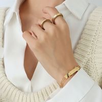 Light Luxury Trend Fashion Pattern Bracelet Titanium Steel Plated 18k Gold Niche Hand Jewelry sku image 2