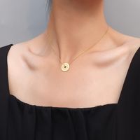 Collar Con Colgante De Medalla Geométrica De Acero De Titanio sku image 4